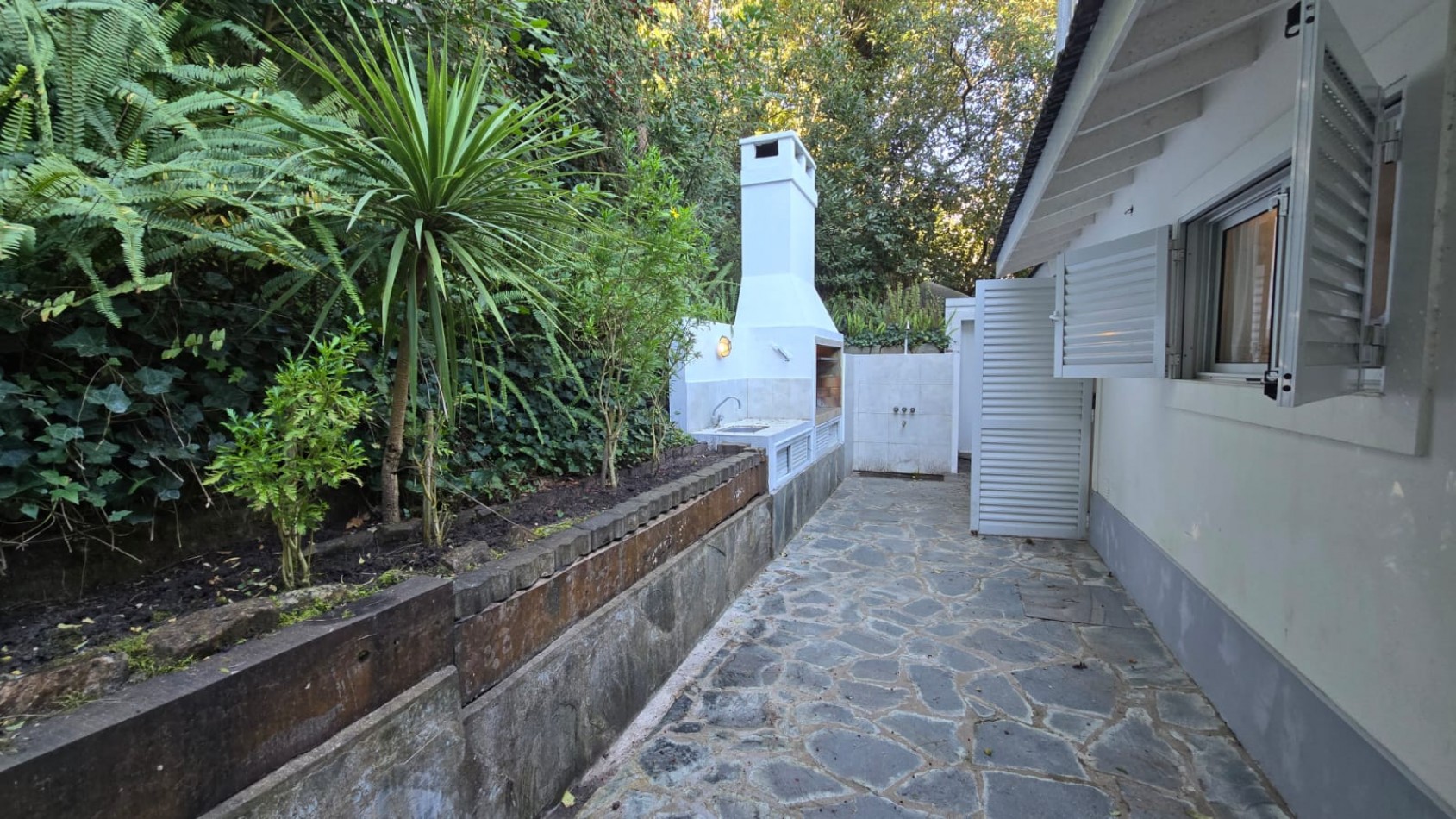 Casa de 4 ambientes en Pinamar