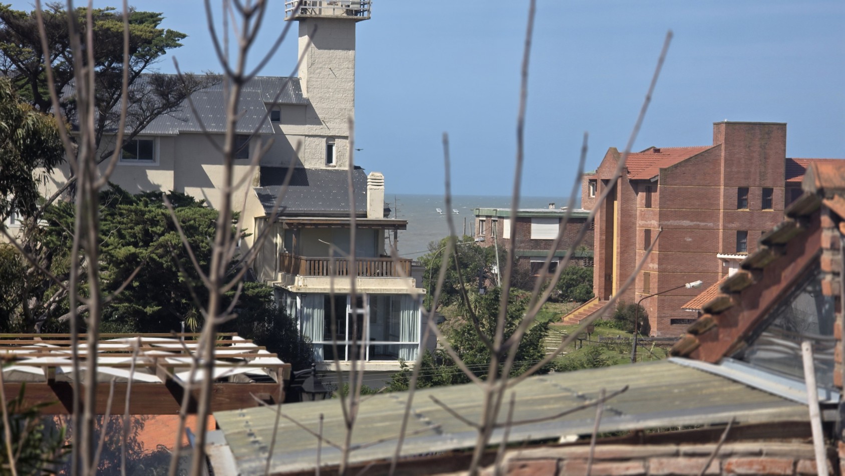 EN VENTA - PINAMAR - CASA ZONA PLAYA