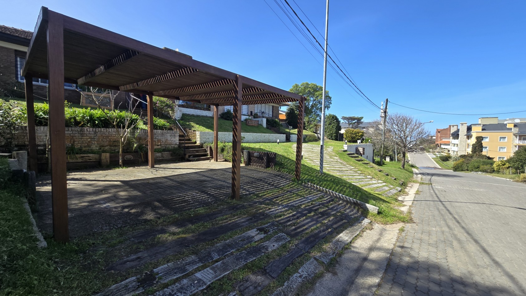 EN VENTA - PINAMAR - CASA ZONA PLAYA