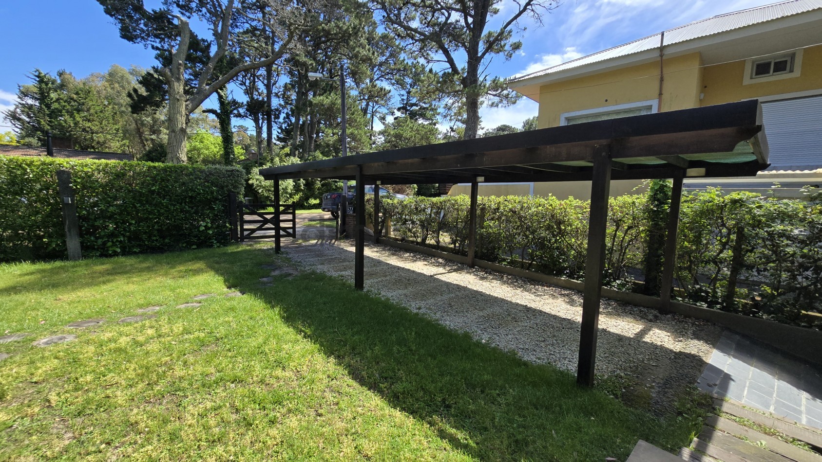 EN VENTA - PINAMAR - CASA 3 DORMITORIOS FINANCIACION