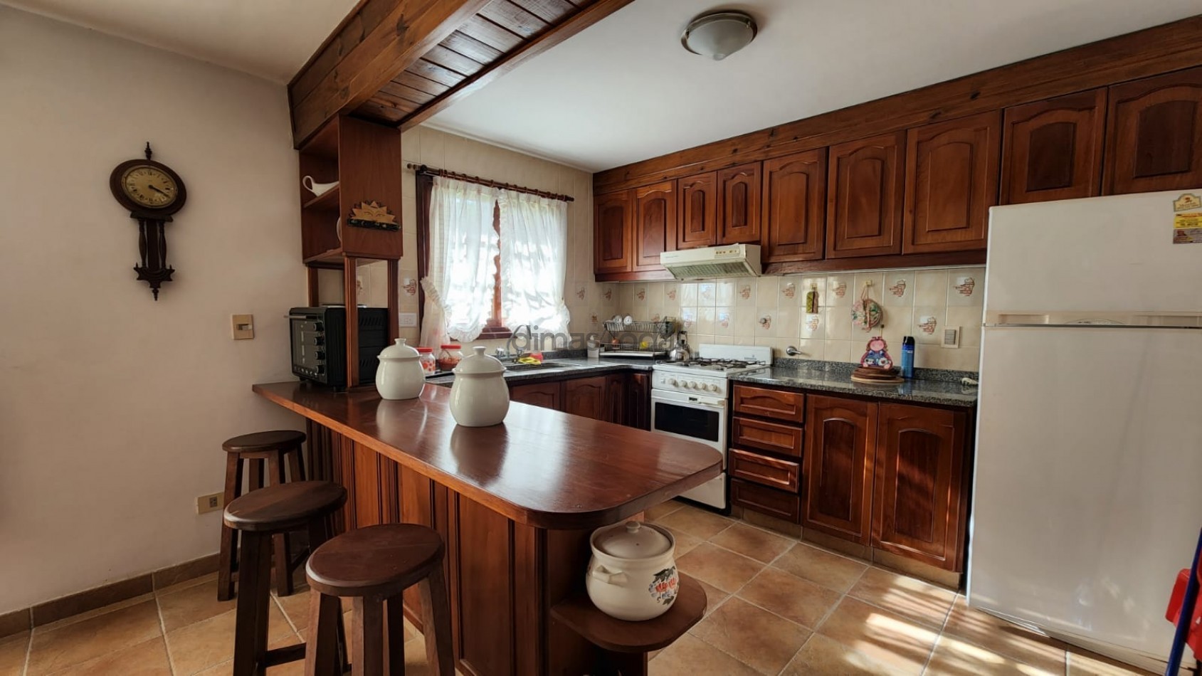 EXCELENTE CASA EN MARTIN PESCADOR (ZONA PLAYA)