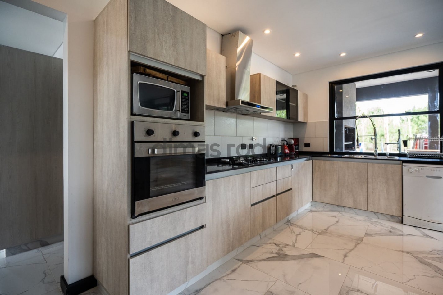 VENTA - PINAMAR - CASA EN LA HERRADURA