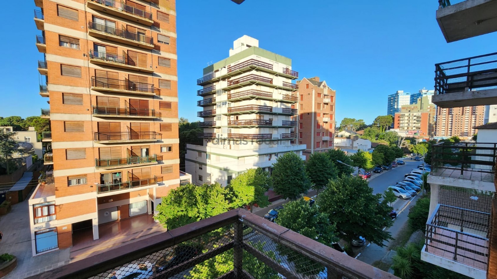 VENTA - Pinamar - Departamento de 3 ambientes Zona Centro