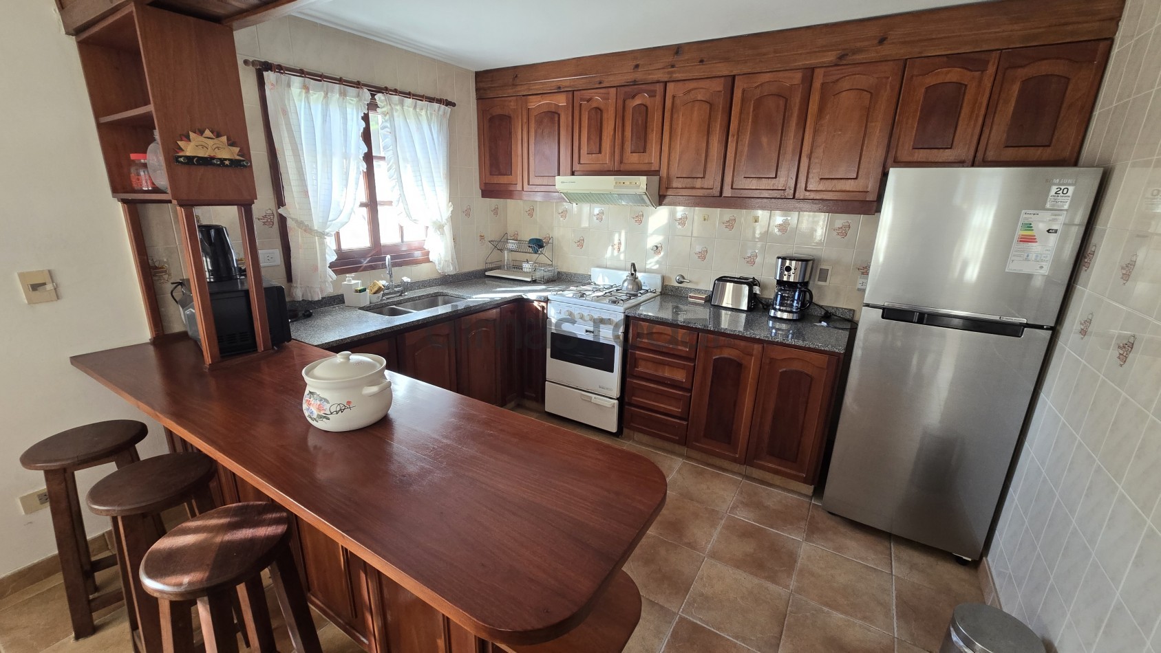 EXCELENTE CASA EN MARTIN PESCADOR (ZONA PLAYA)