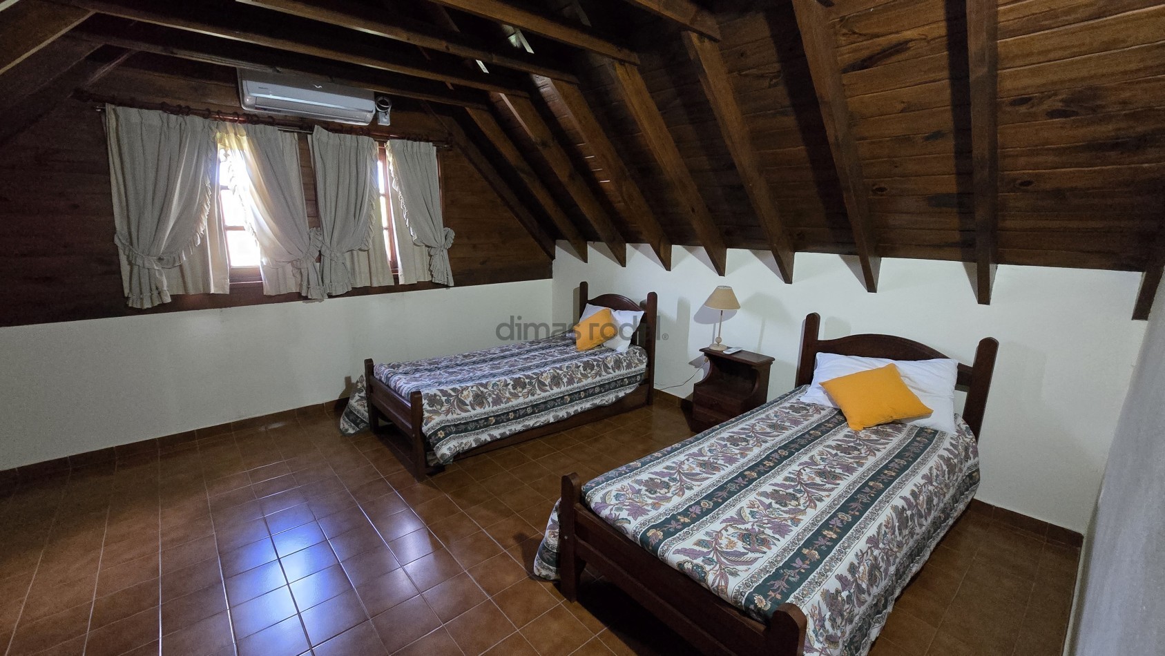 EXCELENTE CASA EN MARTIN PESCADOR (ZONA PLAYA)