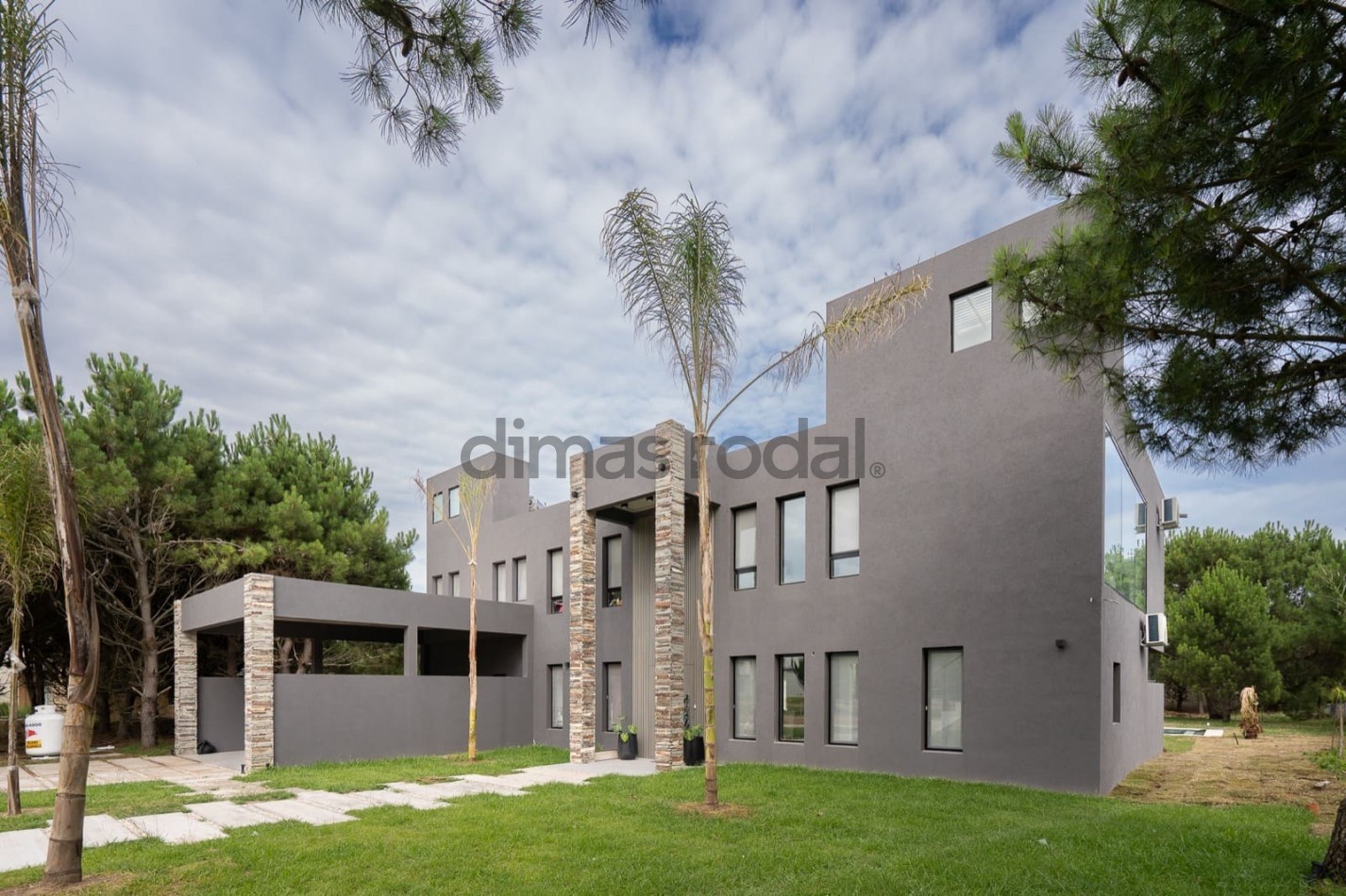 VENTA - PINAMAR - CASA EN LA HERRADURA