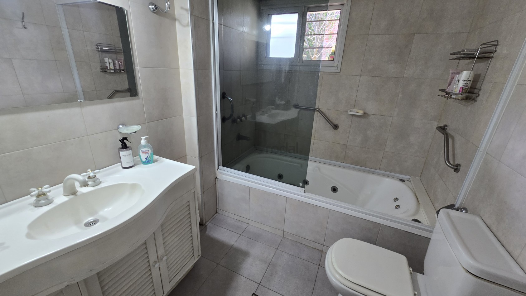 EN VENTA - PINAMAR - CASA ZONA PLAYA