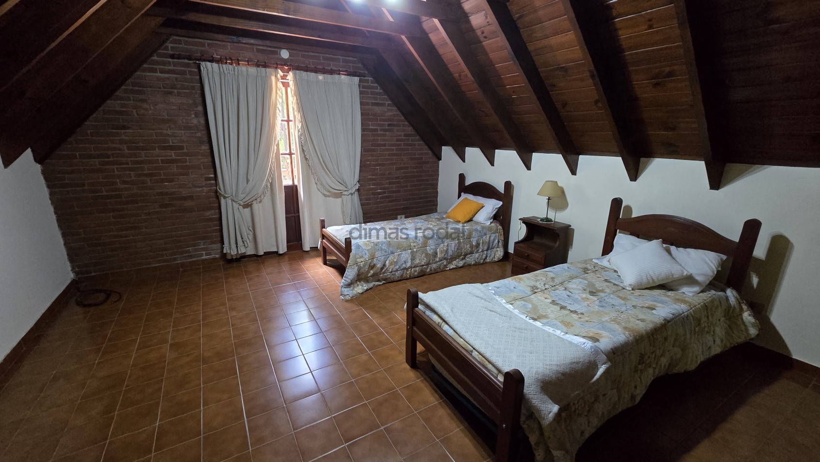 EXCELENTE CASA EN MARTIN PESCADOR (ZONA PLAYA)