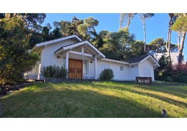 Casa de 4 ambientes en Pinamar 