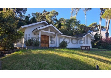 Casa de 4 ambientes en Pinamar 